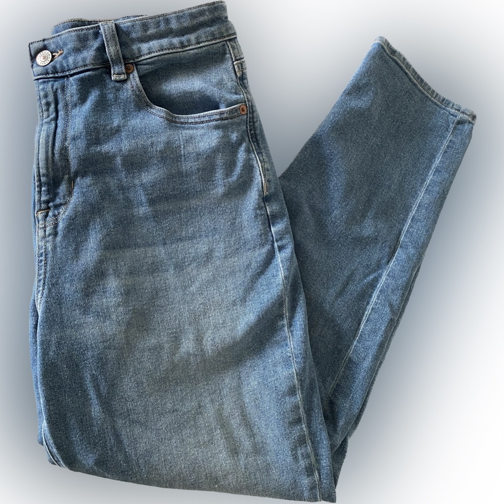Women’s AE Mom Jeans Size 10 Regular